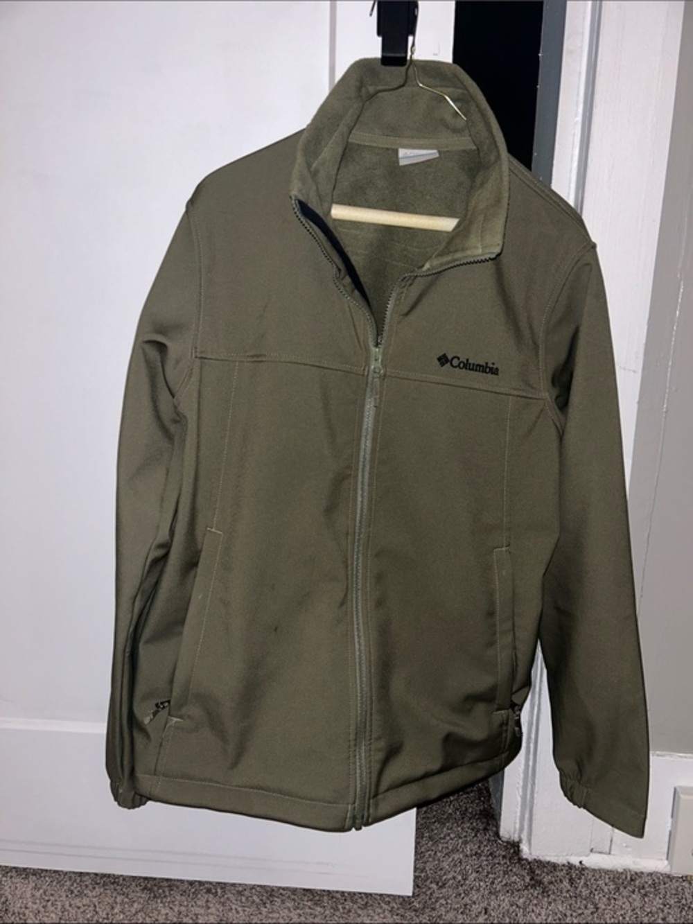 Men’s Columbia Zip Up Jacket- Medium